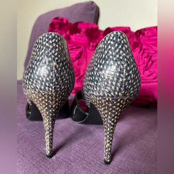 Nine West 4” black open toe pump with two tone print heal size 8 - Picture 3 of 10